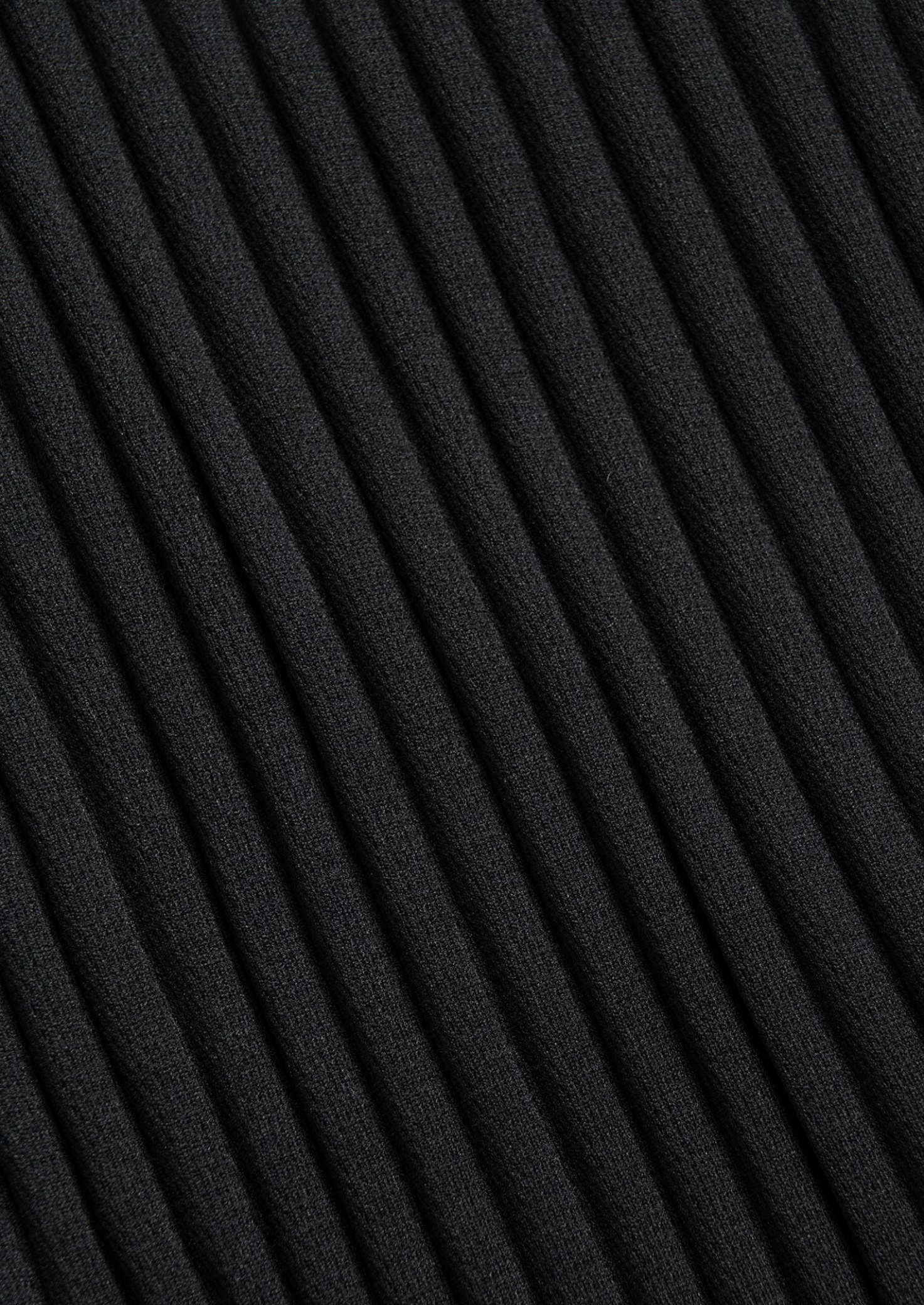 The Estate Black Pleated Summer Set